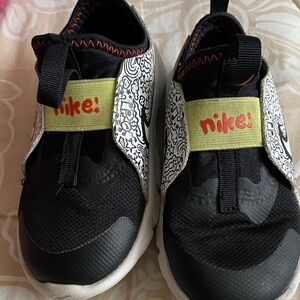 Preowned toddler boy Nike sneakers 10 C Good